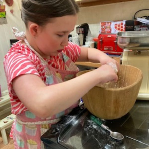 Georgia making scones